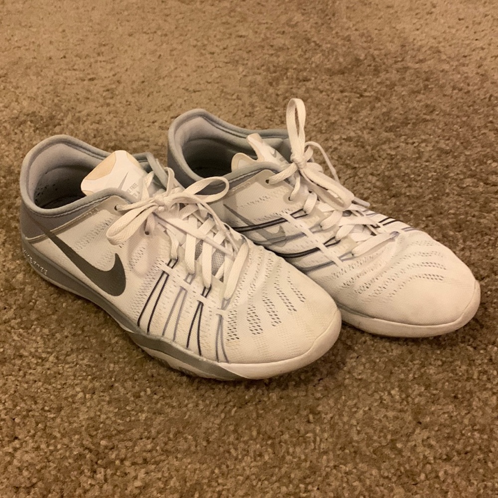 Nike tennis shoes